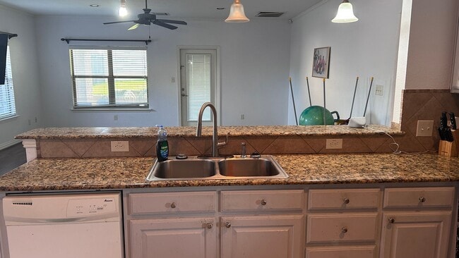 Building Photo - 5103 Chesterfield Pl
