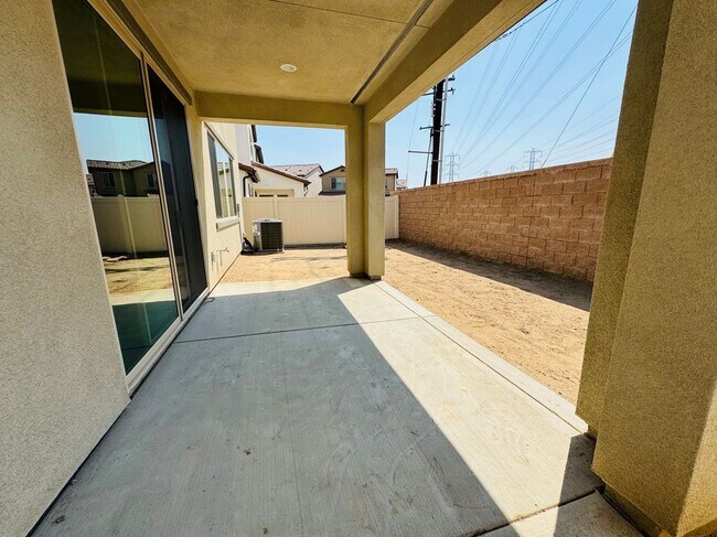 Building Photo - 8631 Mission Villa Dr