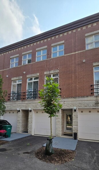 Building Photo - 1502 S Prairie Ave