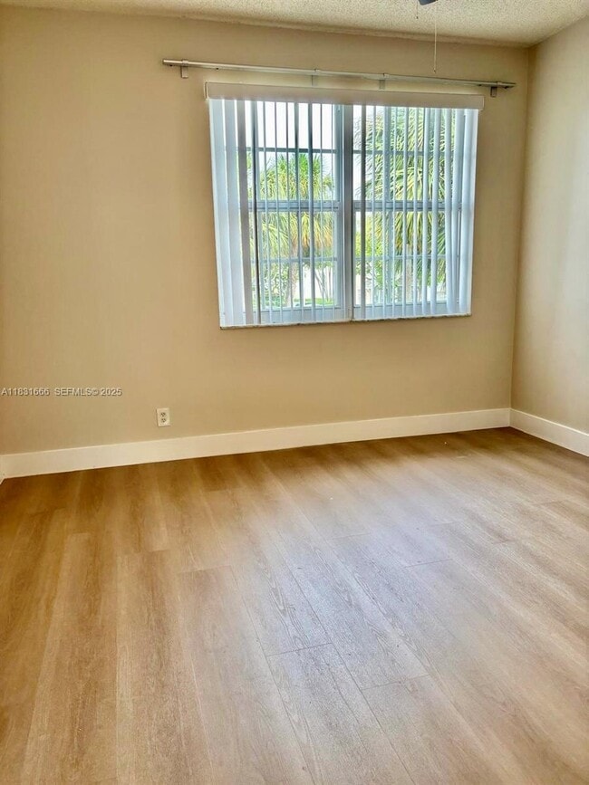 Building Photo - 2 Simonton Cir