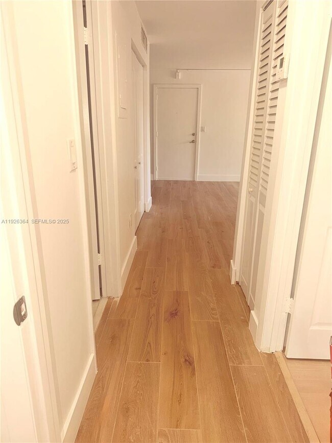 Building Photo - 7208 Fairway Dr