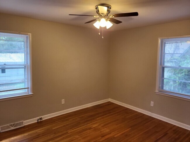Building Photo - 2900 Hilliard Dr
