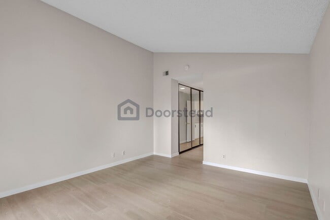 Building Photo - 4035 Egret Ct