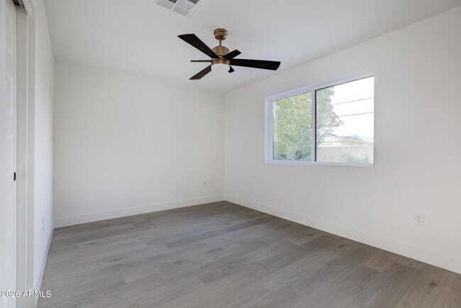 Building Photo - 4235 N 35th Way
