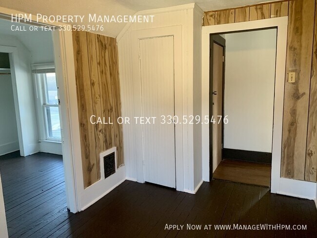 Building Photo - 1721 3rd St SE