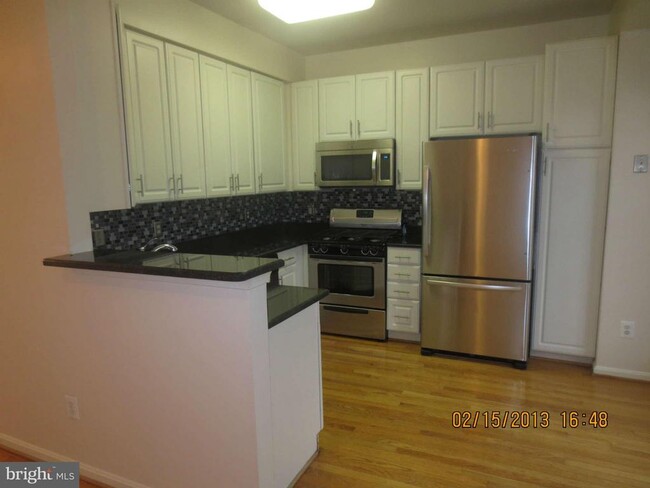Building Photo - 6540 Creek Run Dr