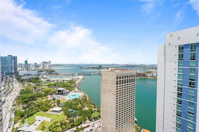 Building Photo - 325 S Biscayne Blvd