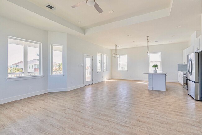 Building Photo - 4206 Mason Dr