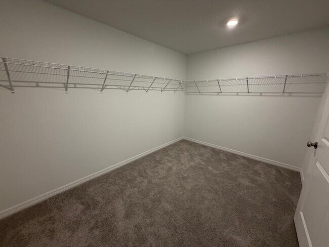 Building Photo - 2167 Lone Oak Ln