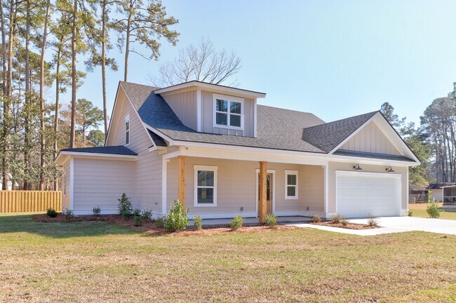 Building Photo - 204 Pineland Dr