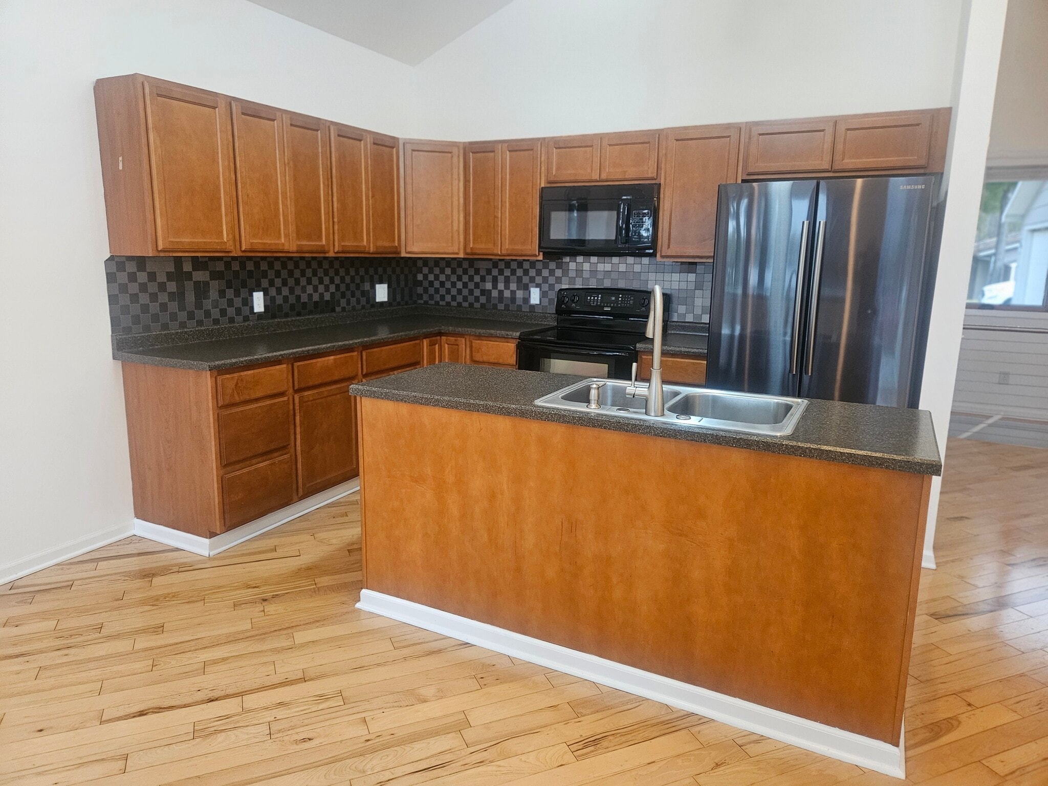 Kitchen - 4301 Quaker Trl NE