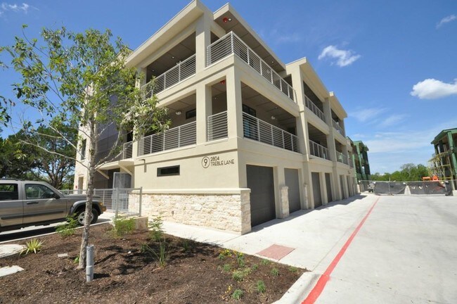 Building Photo - 2804 Treble Ln