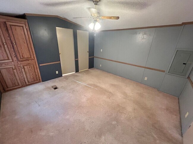 Building Photo - Fantastic two bedroom, two bath split floorplan in Clover, SC