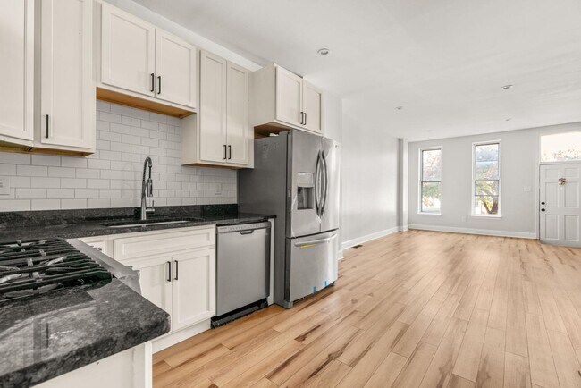 Building Photo - 419 N Collington Ave