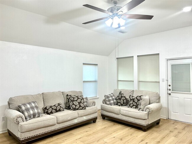 Building Photo - 7106 Marble Springs Dr