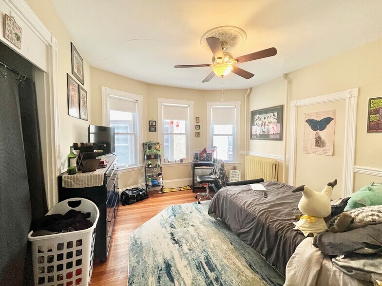 Building Photo - 88 Fisher Ave