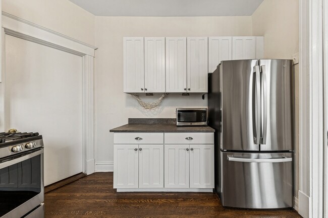 Building Photo - 2159 N Seminary Ave