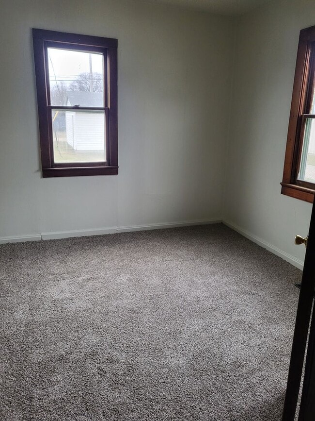 Building Photo - 2 Bed/1Bath house