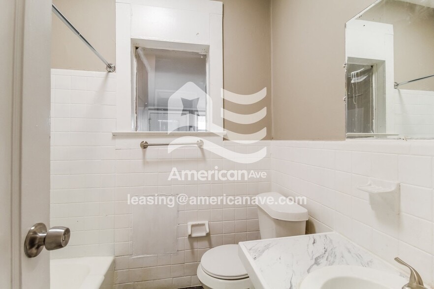 Building Photo - 1141 Boulevard