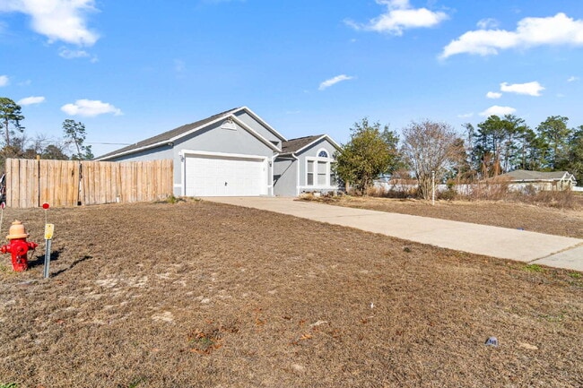 Building Photo - Spacious 3BR Home with Tile Floors & Spa-Like Primary Suite – Marion Oaks