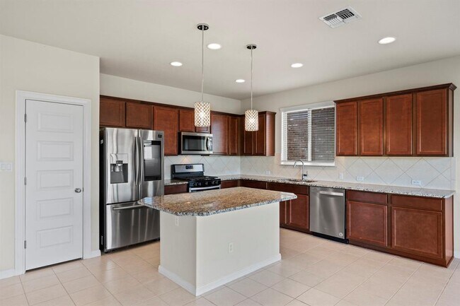 Building Photo - 5406 Traviston Dr