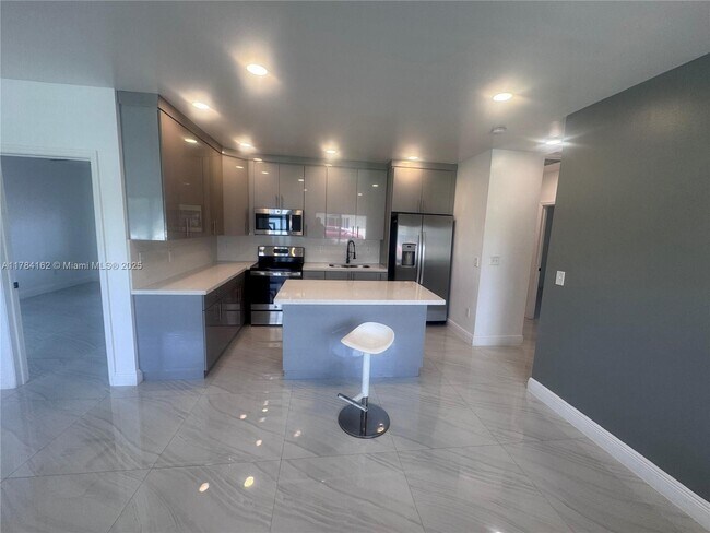 Building Photo - 2048 NW 99th Terrace