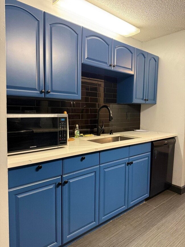 Building Photo - 1389 Pines Ln