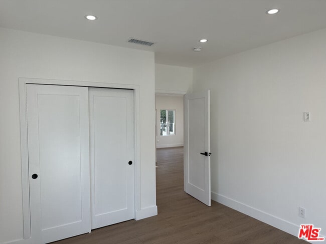 Building Photo - 1862 W 25th St