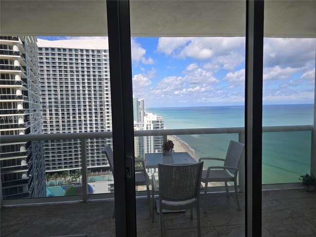 Building Photo - 1830 S Ocean Dr