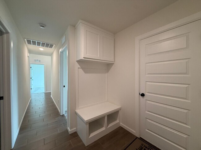 Building Photo - 18116 Austin Ct