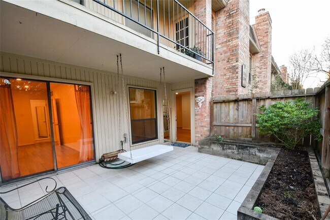 Building Photo - 1601 S Shepherd Dr