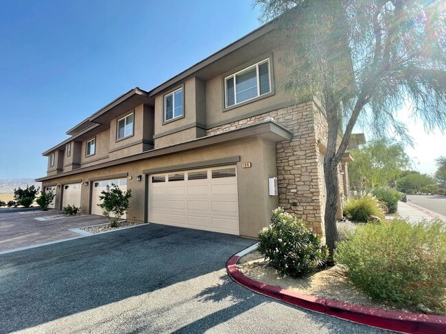 Building Photo - COMING SOON!!! 2 Bedroom 2 Bathroom 2 Story Condo in Palm Desert