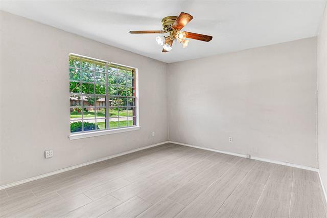 Building Photo - 403 Daisy Dr
