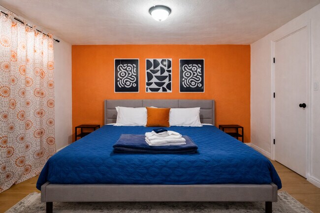 Building Photo - 170 E 100 N