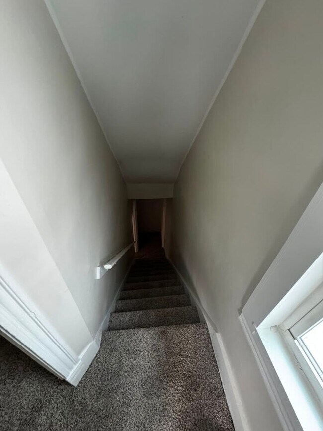 Building Photo - Charming 2BR Home in McKees Rocks