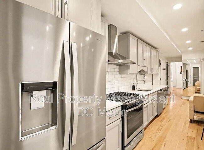 Building Photo - 811 Upshur St NW