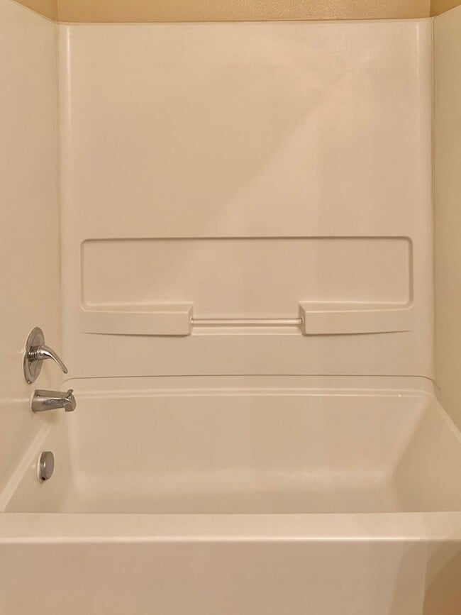 Building Photo - Lovely 2-story | 3-bedroom | 2.5-bath duplex | Cul-de-sac | Side yard | Great location!