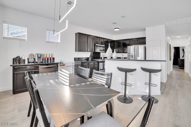 Building Photo - 7043 Salt Marsh Ct