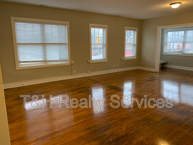 Building Photo - 4842 N College Ave
