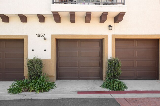 Building Photo - 2-Story Townhouse in Avalon Otay Ranch!