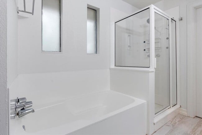 Building Photo - 109 White Sands Dr