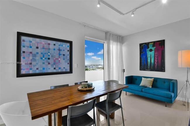 Building Photo - 9225 Collins Ave