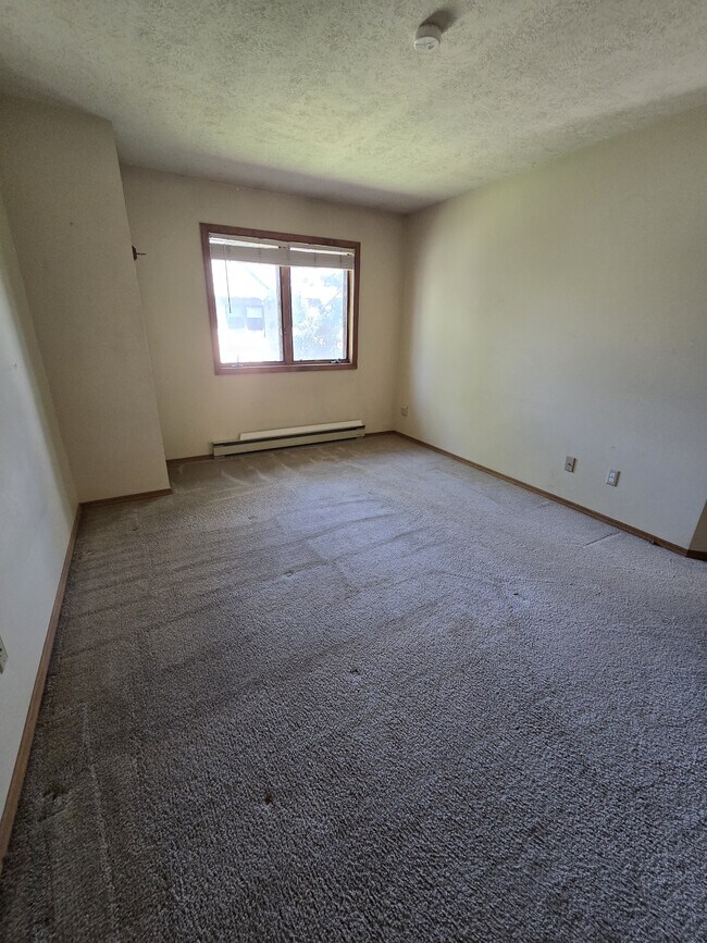 Building Photo - 1611 W Koch St