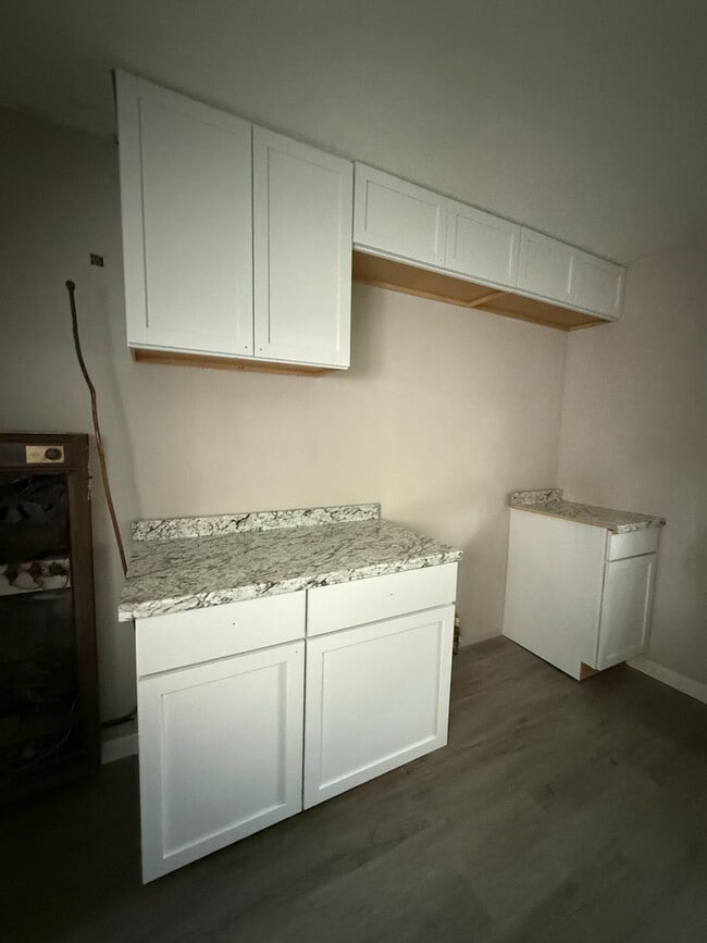 Building Photo - 3-Bedroom Gem on Marseilles Street with Sp...