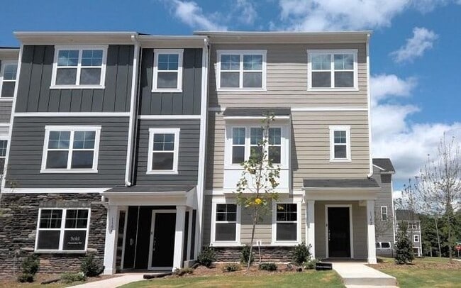 Building Photo - 1102 Talis Crk Dr
