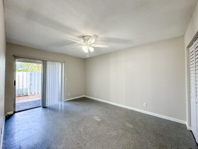 Building Photo - 1500 Forest Hill Blvd