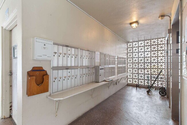 Building Photo - beautifully Furnished 1 Bedroom, 1 Bath, Walk-in Closets in both bedrooms. with a community Heate...