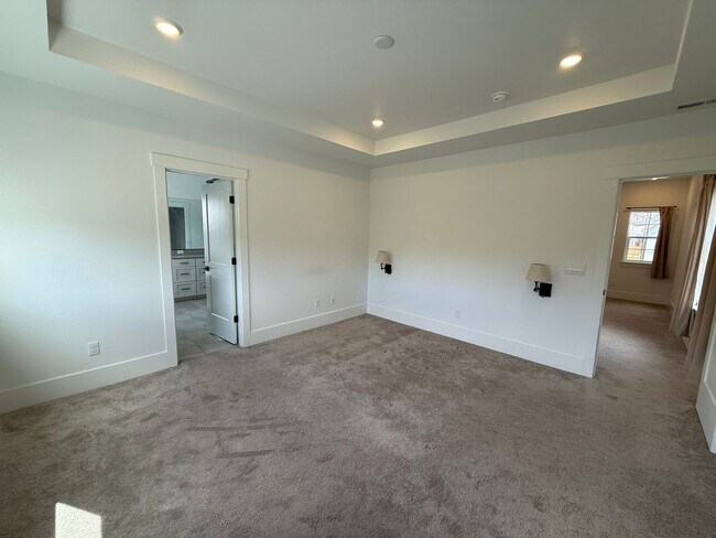 Building Photo - 17820 SW Maiden Ct