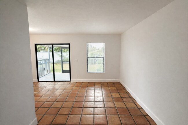 Building Photo - 11450 Char Ann Dr