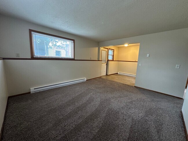 Building Photo - 1629 3rd Ave S